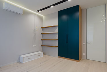 The second bedroom costs 8,000 yuan and asks carpenters to make two beds